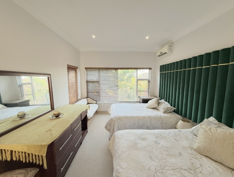 5 Bedroom Property for Sale in Umhlanga KwaZulu-Natal