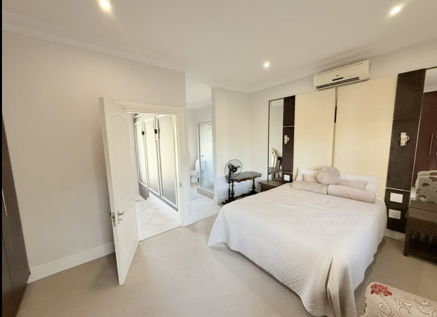 5 Bedroom Property for Sale in Umhlanga KwaZulu-Natal