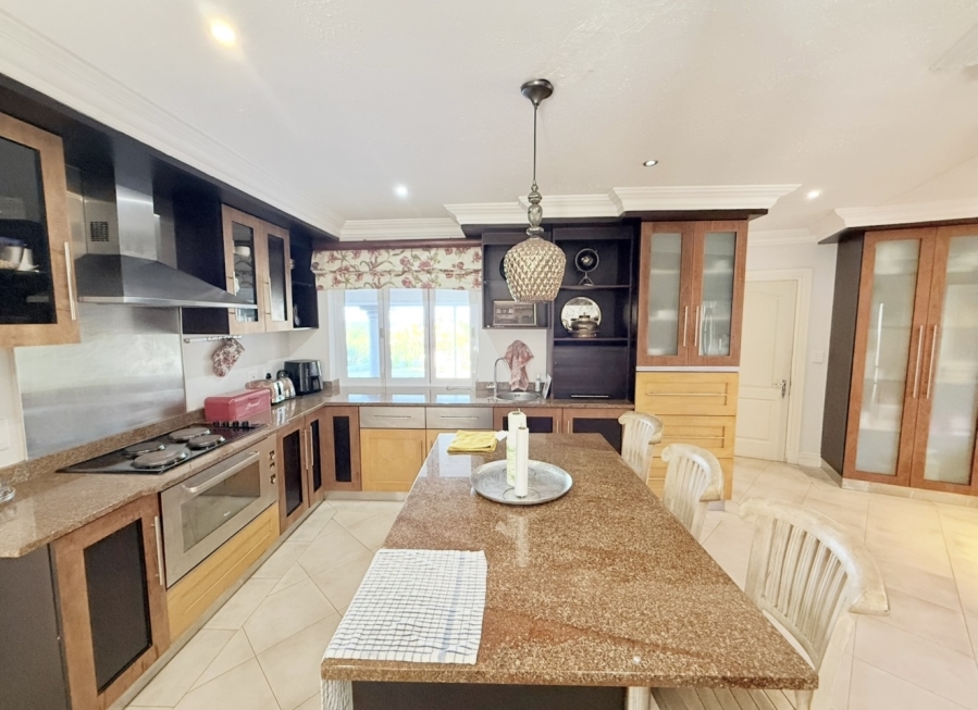 5 Bedroom Property for Sale in Umhlanga KwaZulu-Natal