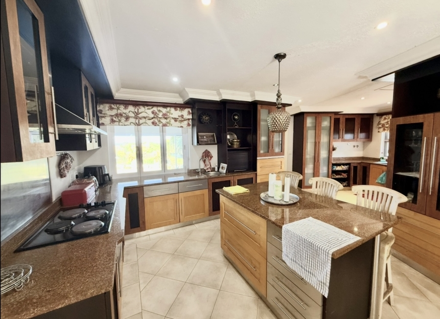 5 Bedroom Property for Sale in Umhlanga KwaZulu-Natal