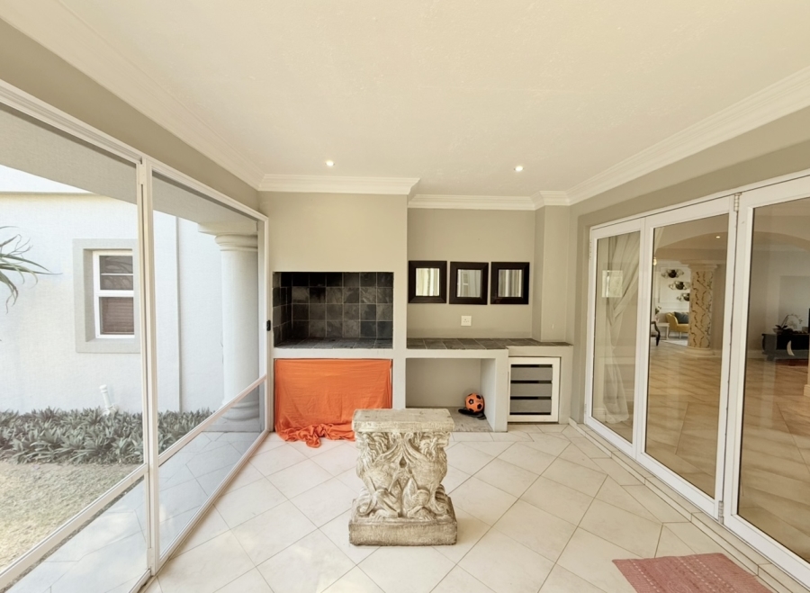 5 Bedroom Property for Sale in Umhlanga KwaZulu-Natal