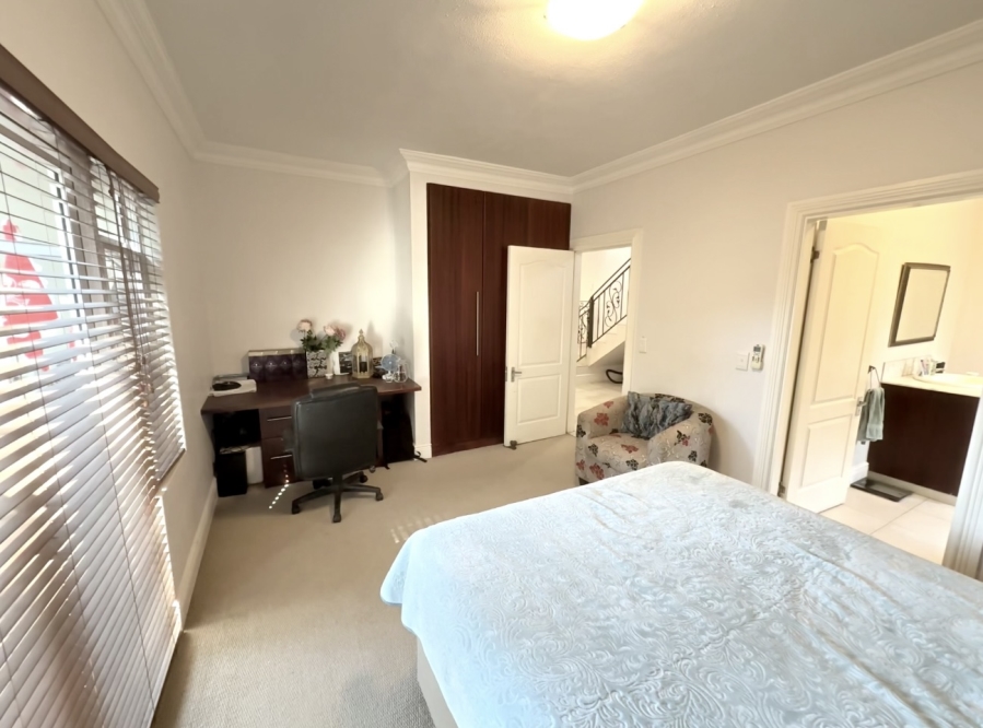 5 Bedroom Property for Sale in Umhlanga KwaZulu-Natal