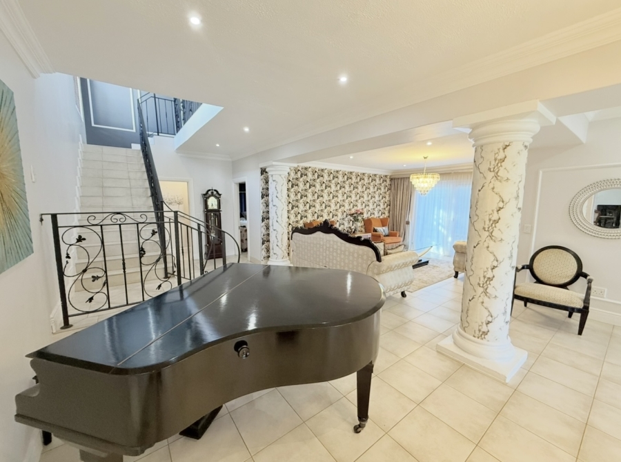 5 Bedroom Property for Sale in Umhlanga KwaZulu-Natal