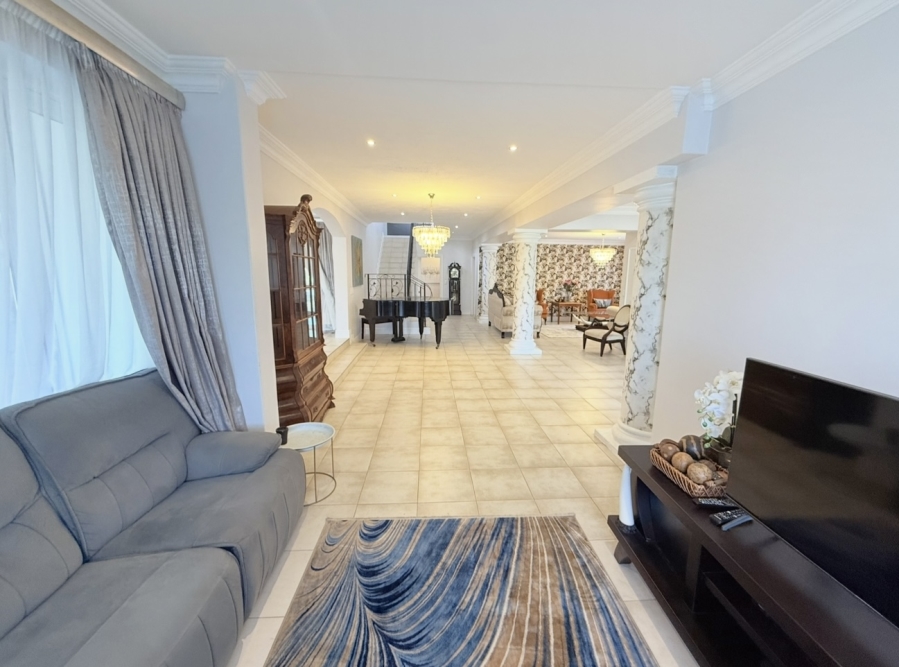 5 Bedroom Property for Sale in Umhlanga KwaZulu-Natal