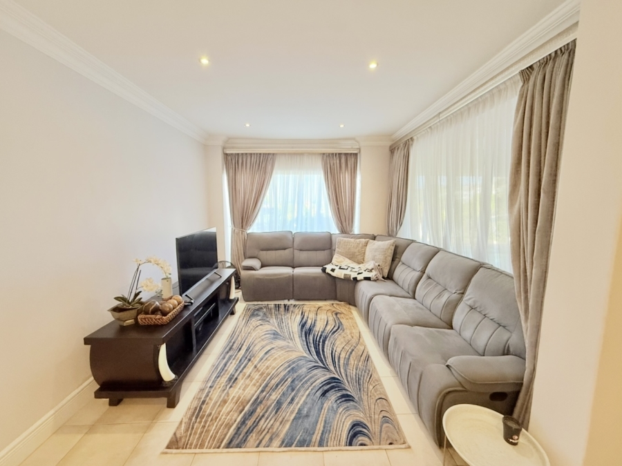 5 Bedroom Property for Sale in Umhlanga KwaZulu-Natal