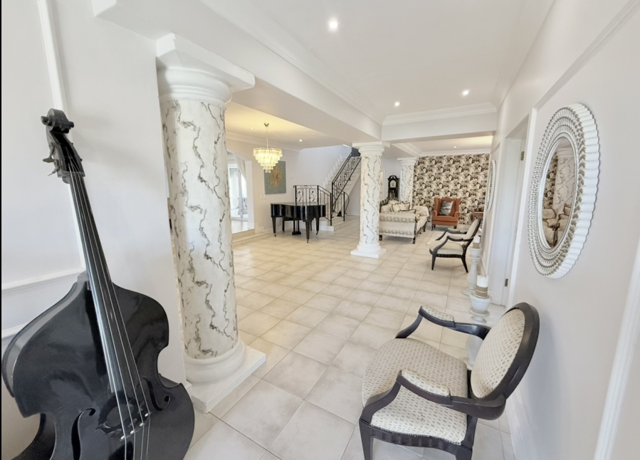 5 Bedroom Property for Sale in Umhlanga KwaZulu-Natal