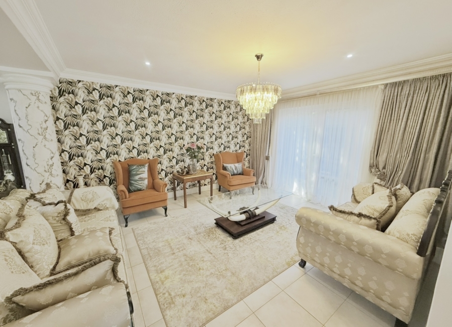 5 Bedroom Property for Sale in Umhlanga KwaZulu-Natal