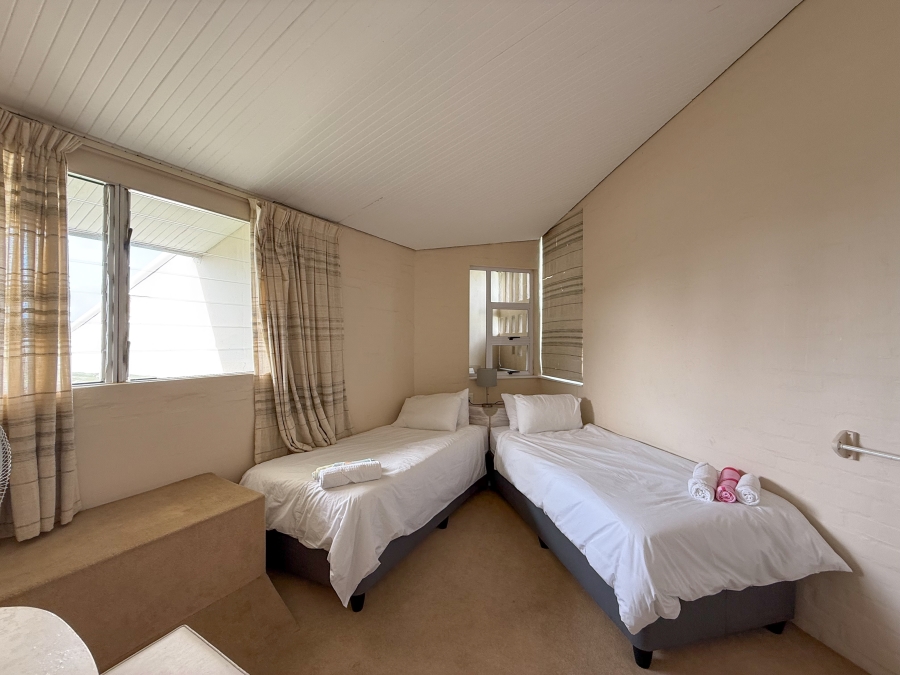 7 Bedroom Property for Sale in Sheffield Beach KwaZulu-Natal