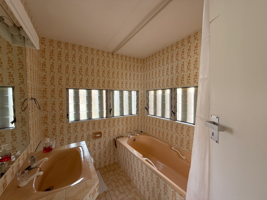 7 Bedroom Property for Sale in Sheffield Beach KwaZulu-Natal