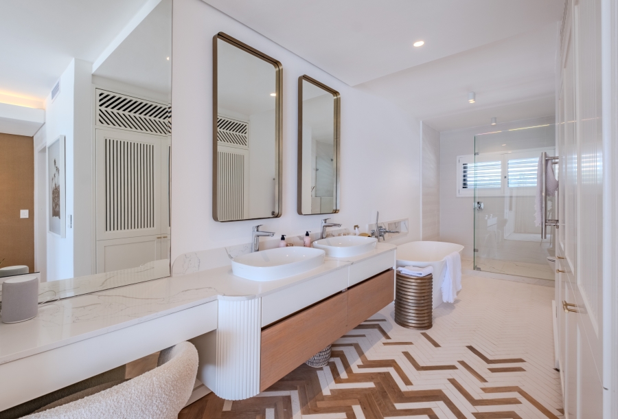 6 Bedroom Property for Sale in Umhlanga KwaZulu-Natal