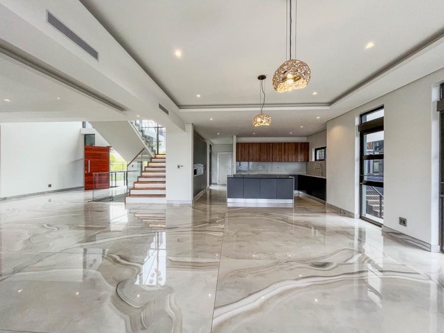 5 Bedroom Property for Sale in Izinga KwaZulu-Natal