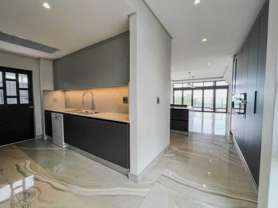 5 Bedroom Property for Sale in Izinga KwaZulu-Natal