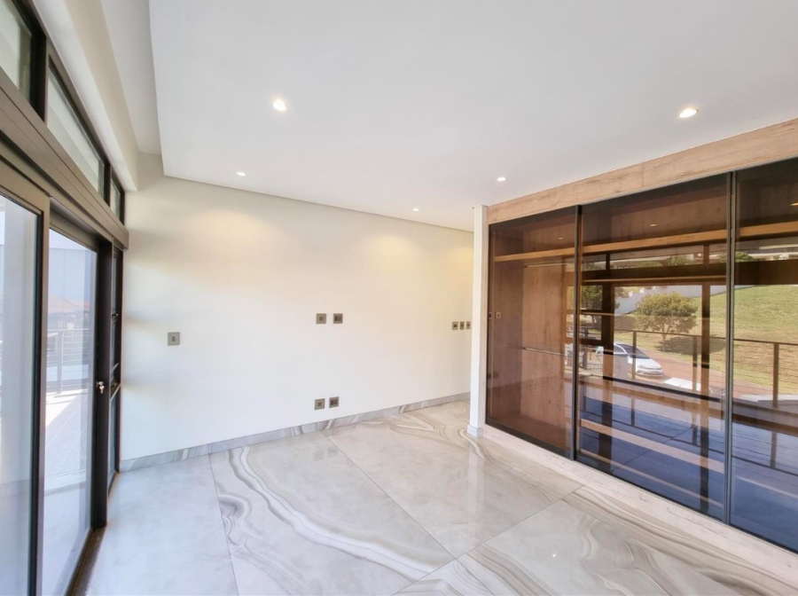 5 Bedroom Property for Sale in Izinga KwaZulu-Natal