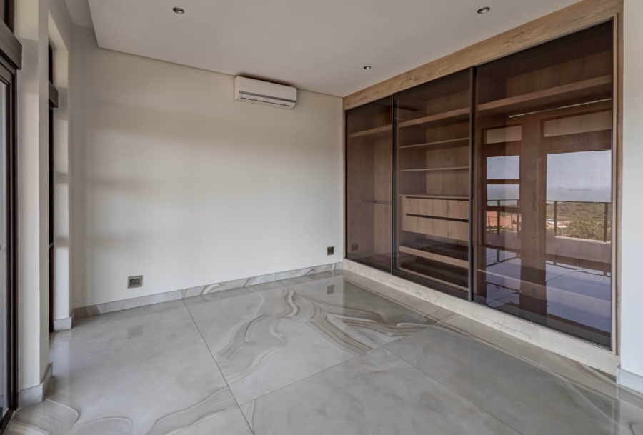 5 Bedroom Property for Sale in Izinga KwaZulu-Natal