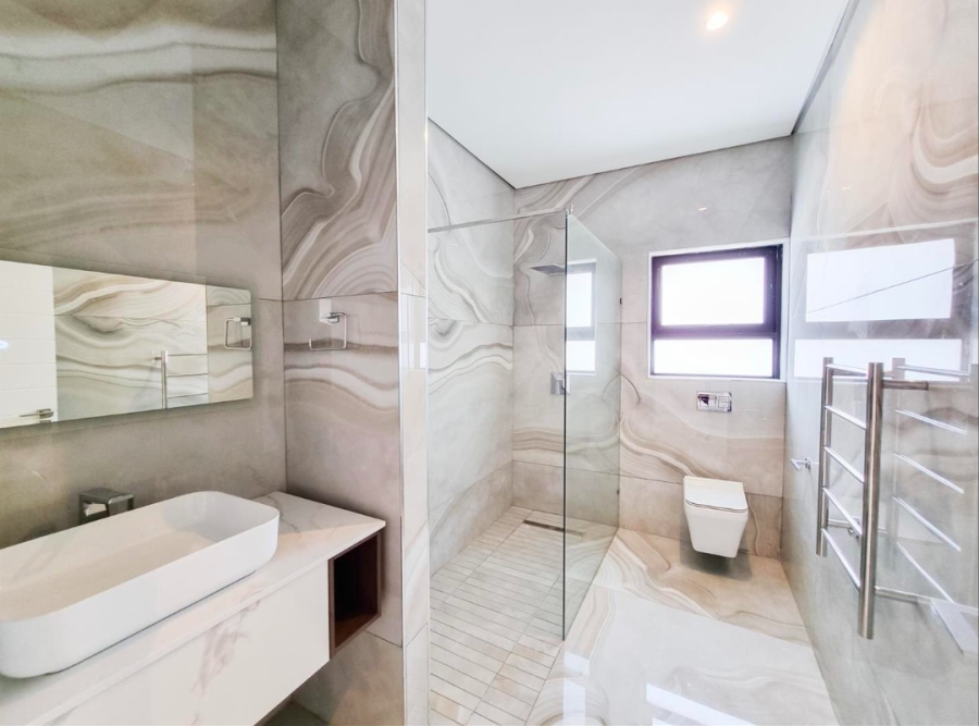 5 Bedroom Property for Sale in Izinga KwaZulu-Natal