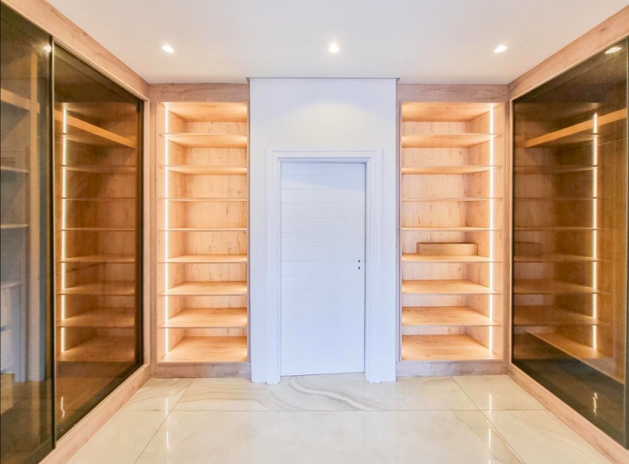 5 Bedroom Property for Sale in Izinga KwaZulu-Natal