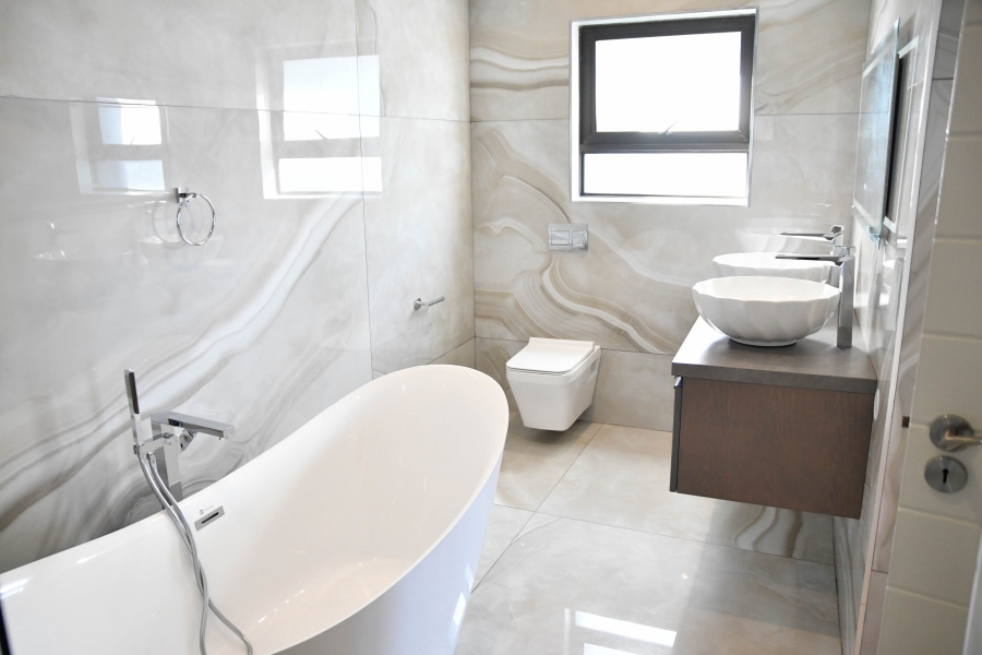 5 Bedroom Property for Sale in Izinga KwaZulu-Natal