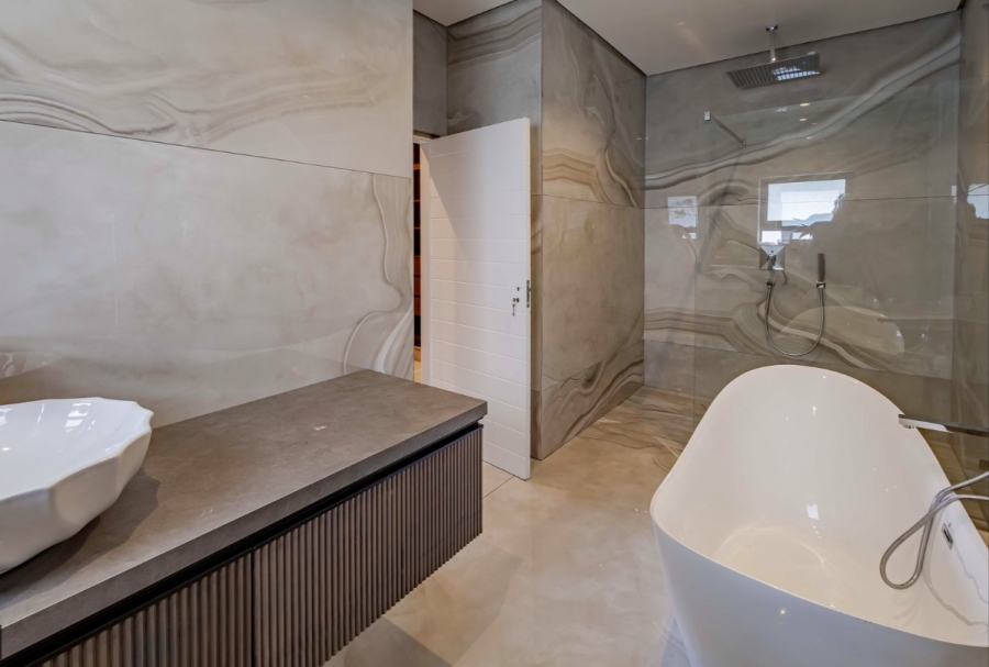 5 Bedroom Property for Sale in Izinga KwaZulu-Natal