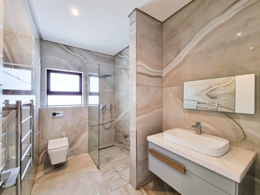 5 Bedroom Property for Sale in Izinga KwaZulu-Natal