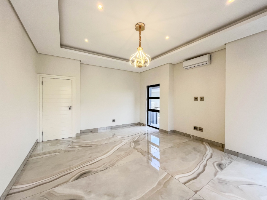 5 Bedroom Property for Sale in Izinga KwaZulu-Natal