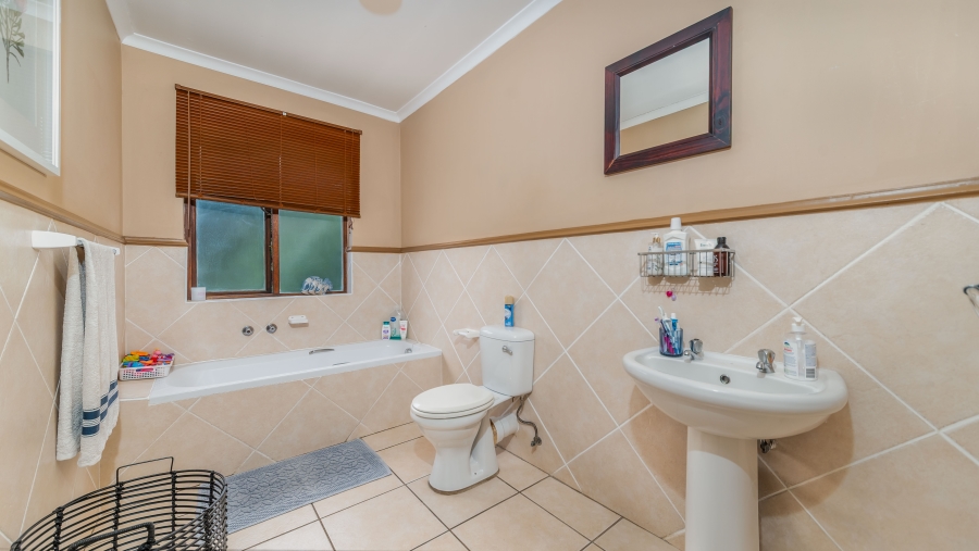 3 Bedroom Property for Sale in Wakenshaw Estate KwaZulu-Natal