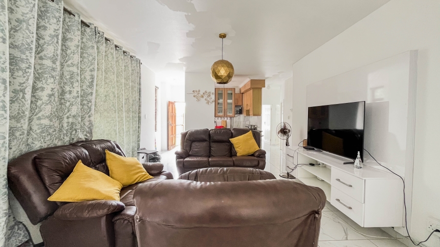 To Let 4 Bedroom Property for Rent in Tinley Manor KwaZulu-Natal