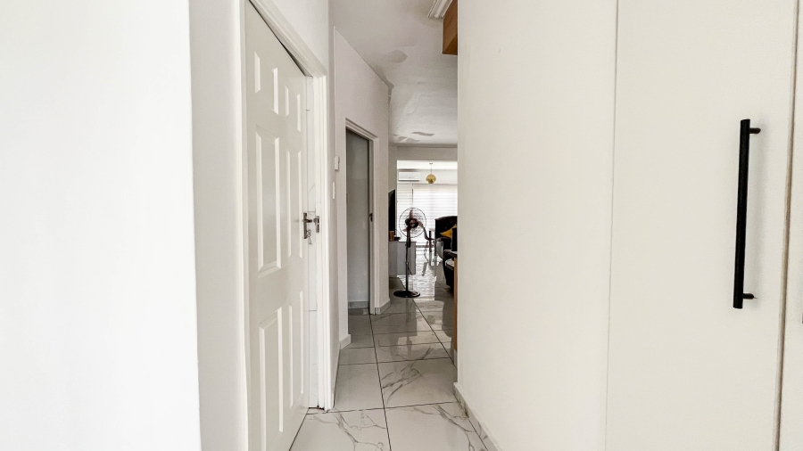 To Let 4 Bedroom Property for Rent in Tinley Manor KwaZulu-Natal