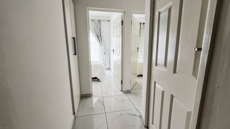 To Let 4 Bedroom Property for Rent in Tinley Manor KwaZulu-Natal