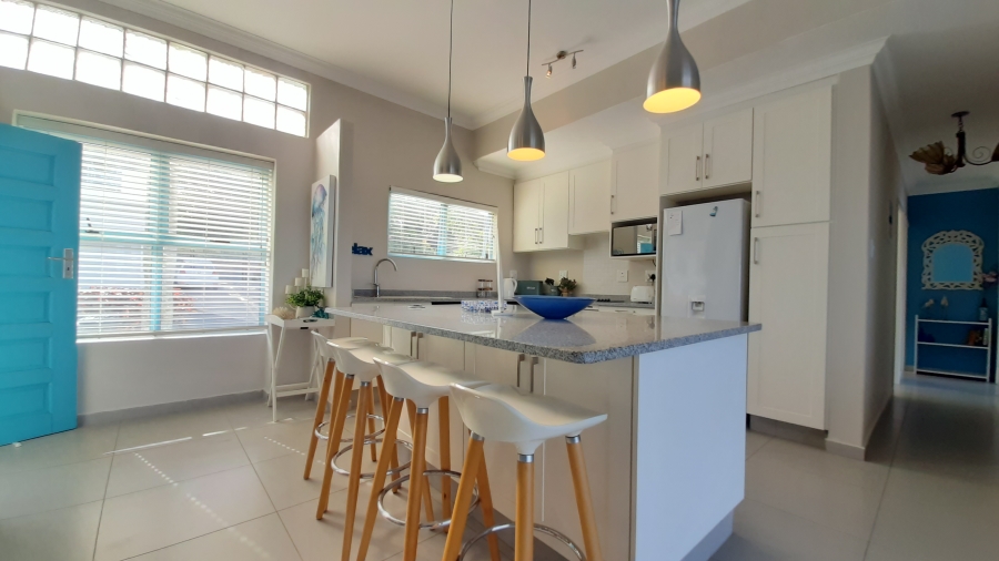 To Let 3 Bedroom Property for Rent in Shakas Rock KwaZulu-Natal