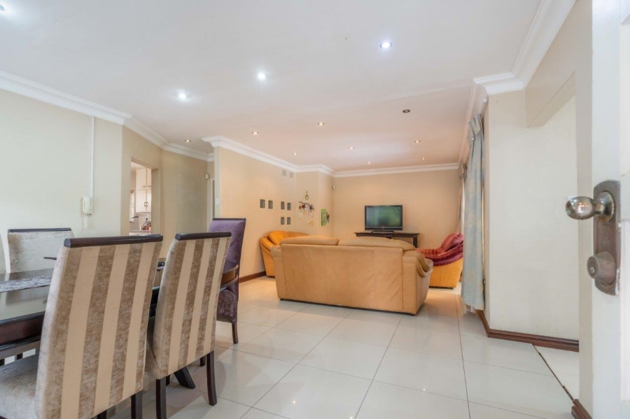 3 Bedroom Property for Sale in Dawncliffe KwaZulu-Natal