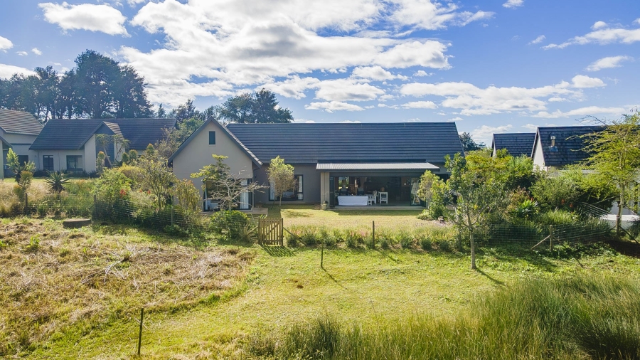 4 Bedroom Property for Sale in Cotswold Downs Estates KwaZulu-Natal