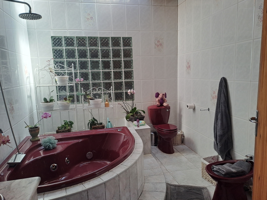 3 Bedroom Property for Sale in Waterfall KwaZulu-Natal