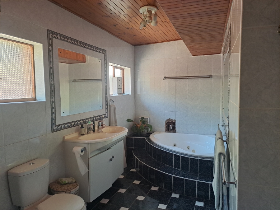 3 Bedroom Property for Sale in Waterfall KwaZulu-Natal