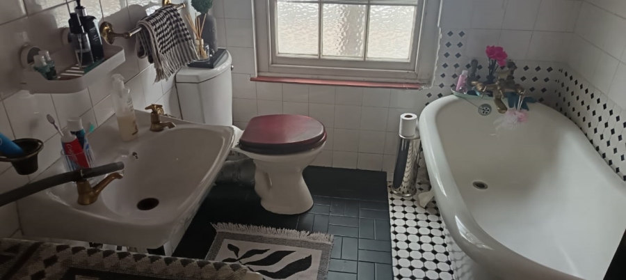 2 Bedroom Property for Sale in Essenwood KwaZulu-Natal