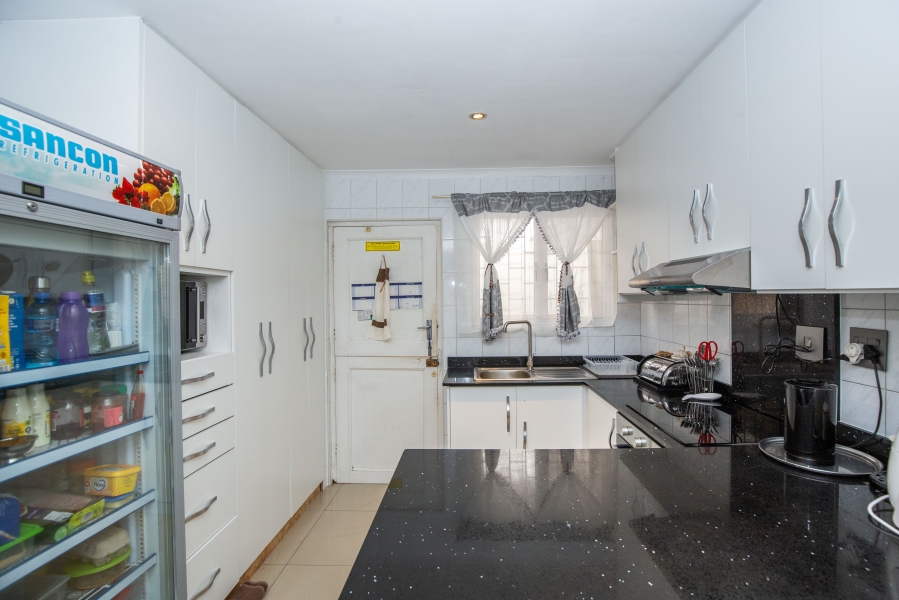 2 Bedroom Property for Sale in Sherwood KwaZulu-Natal