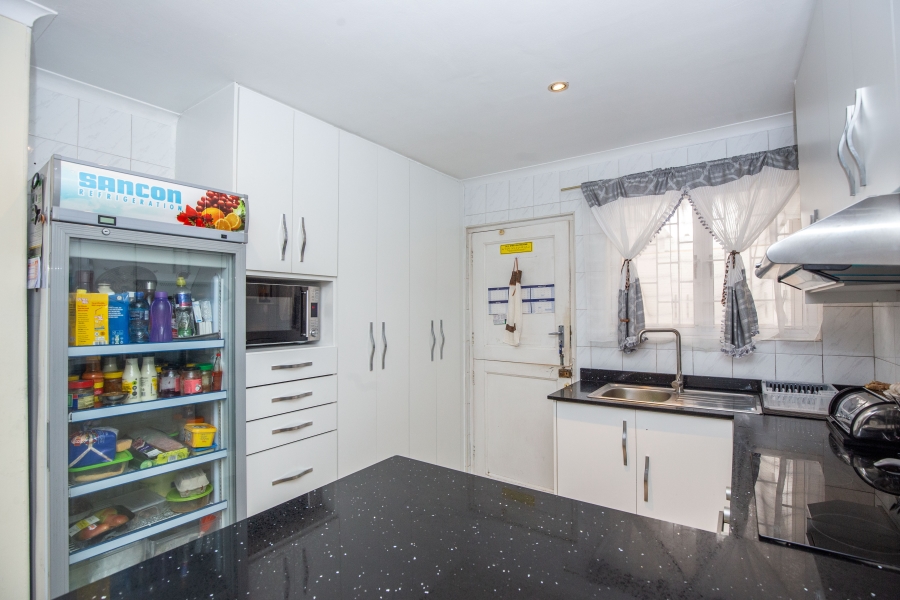 2 Bedroom Property for Sale in Sherwood KwaZulu-Natal