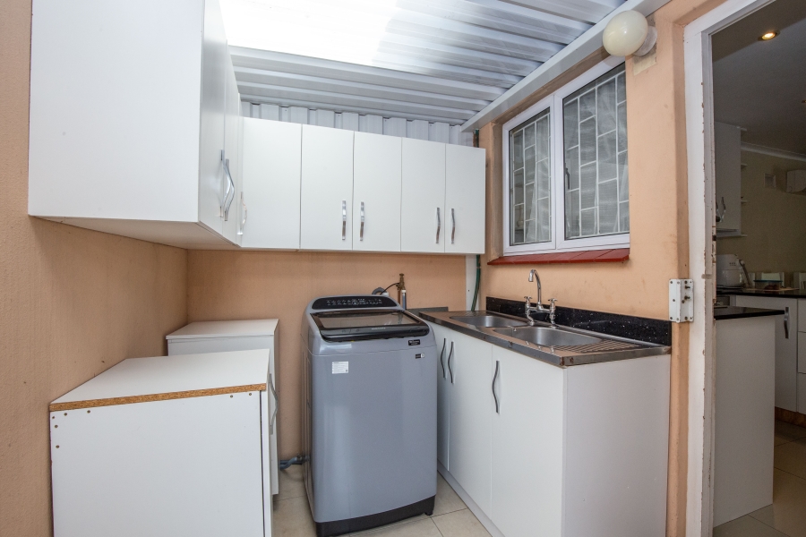 2 Bedroom Property for Sale in Sherwood KwaZulu-Natal