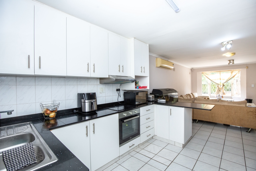 2 Bedroom Property for Sale in Sherwood KwaZulu-Natal