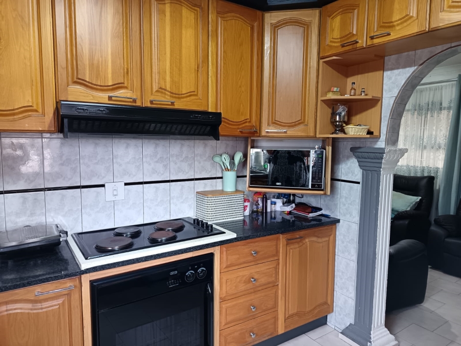 2 Bedroom Property for Sale in Havenside KwaZulu-Natal