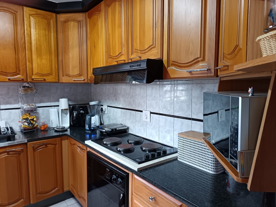 2 Bedroom Property for Sale in Havenside KwaZulu-Natal