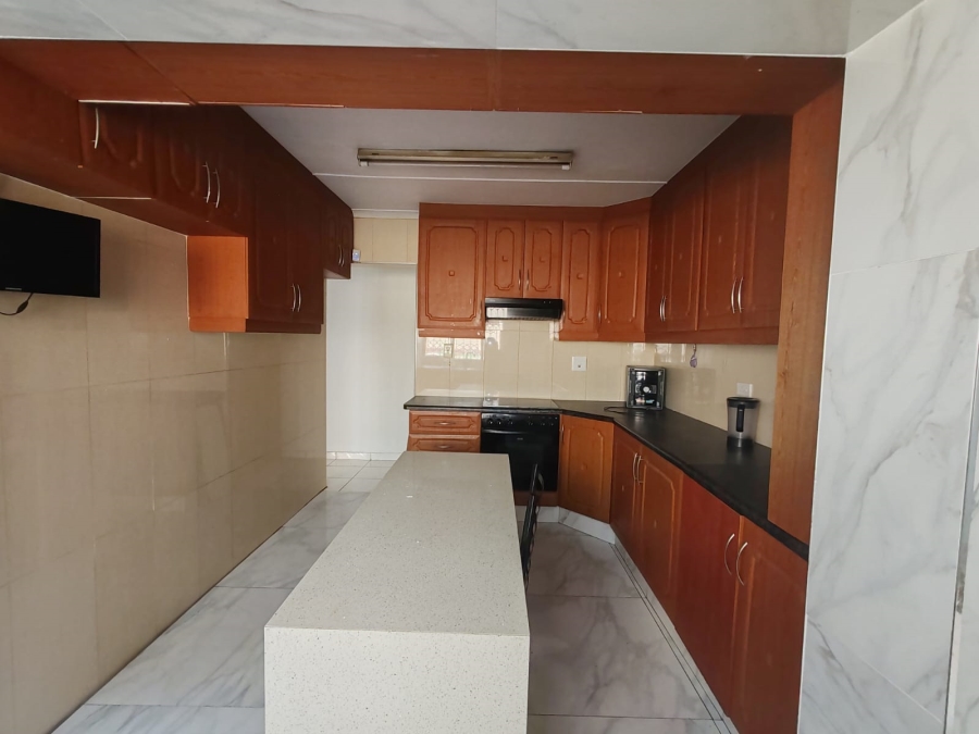 7 Bedroom Property for Sale in Centenary Park KwaZulu-Natal