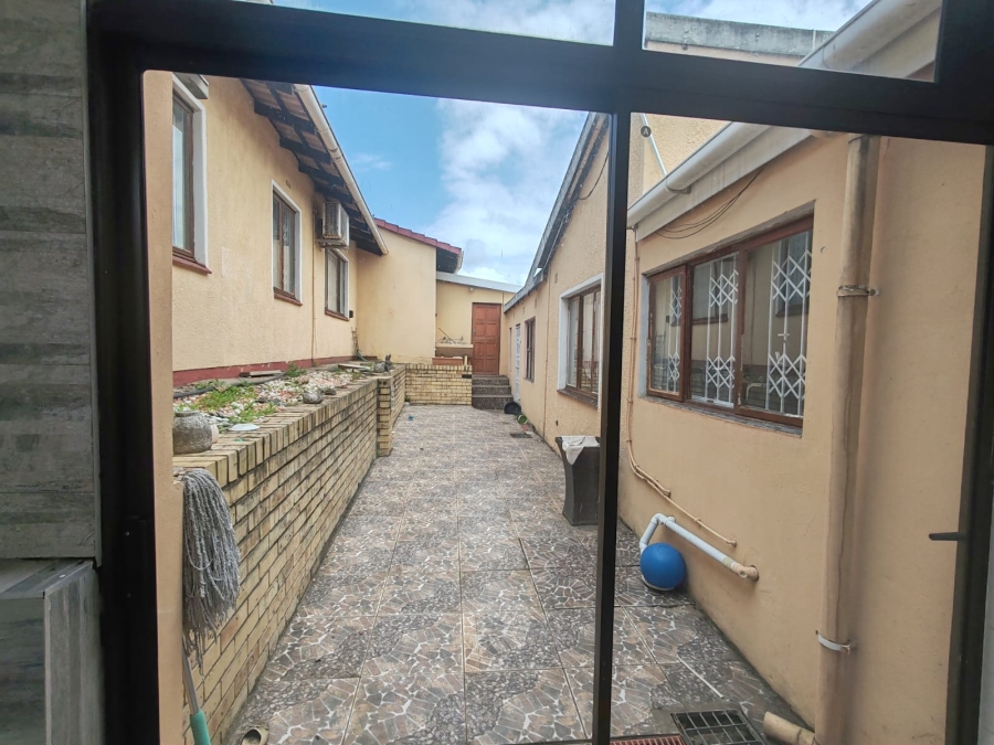 7 Bedroom Property for Sale in Centenary Park KwaZulu-Natal