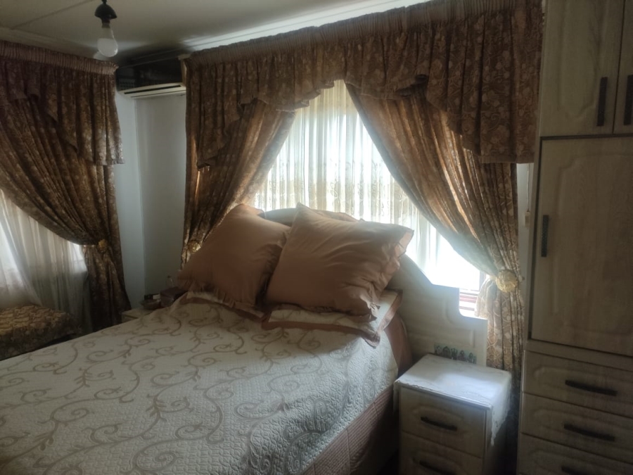 4 Bedroom Property for Sale in Burlington Heights KwaZulu-Natal