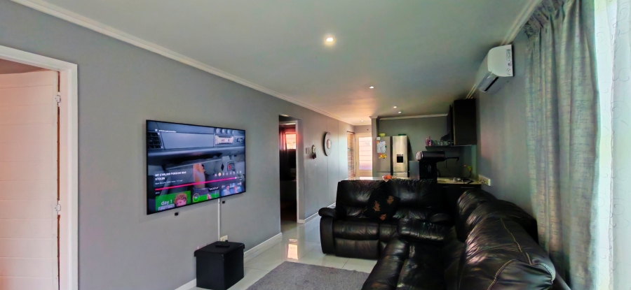 2 Bedroom Property for Sale in New Town Centre KwaZulu-Natal