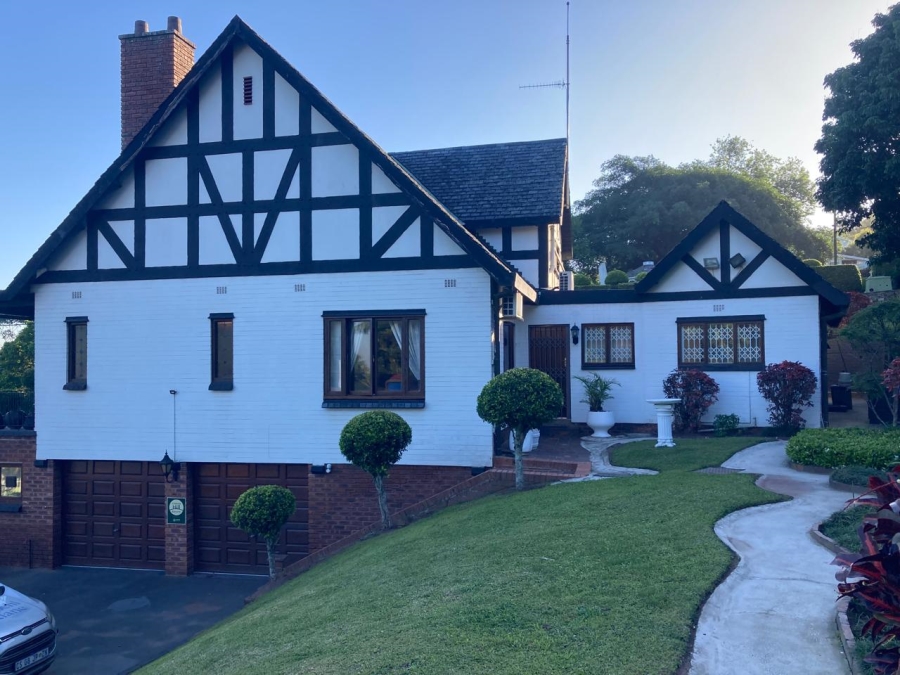 4 Bedroom Property for Sale in Cowies Hill KwaZulu-Natal