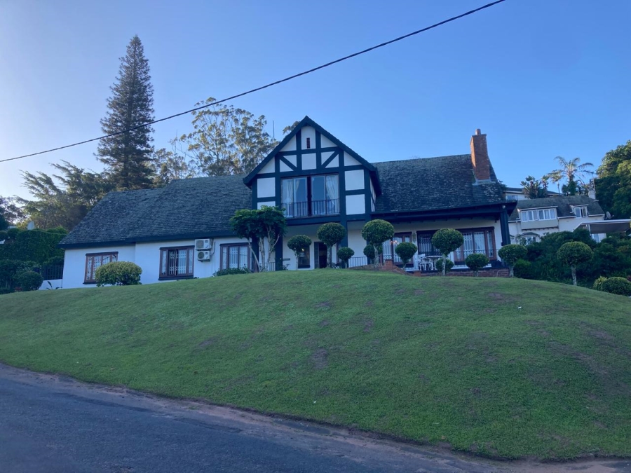 4 Bedroom Property for Sale in Cowies Hill KwaZulu-Natal