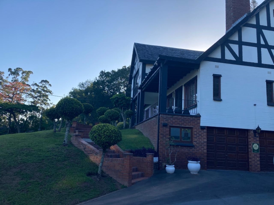 4 Bedroom Property for Sale in Cowies Hill KwaZulu-Natal