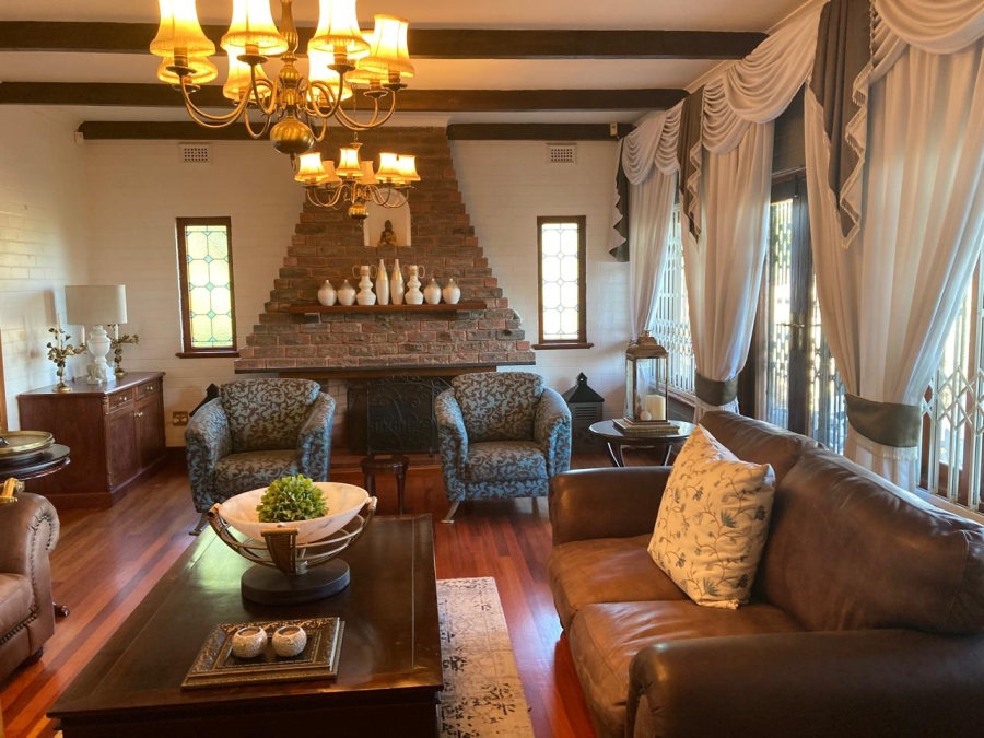 4 Bedroom Property for Sale in Cowies Hill KwaZulu-Natal