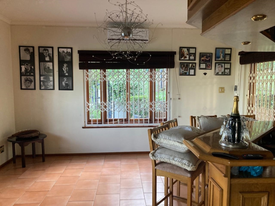 4 Bedroom Property for Sale in Cowies Hill KwaZulu-Natal