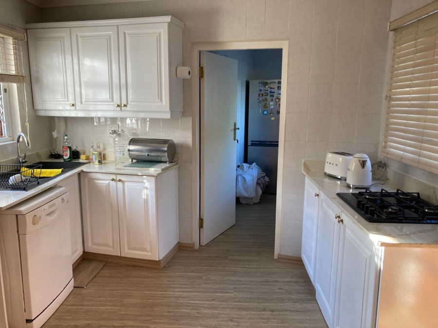 4 Bedroom Property for Sale in Cowies Hill KwaZulu-Natal